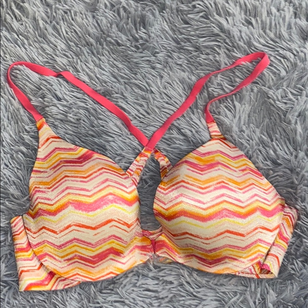 VICTORIA’S SECRET VERY SEXY PUSH-UP BRA FRNT CLOSE